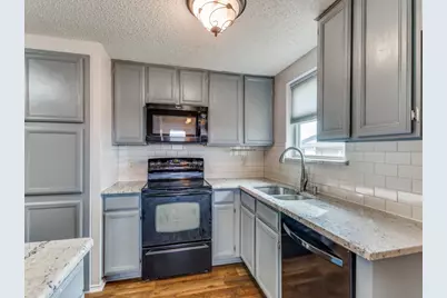 7124 Summerset Drive, Benbrook, TX 76126 - Photo 7