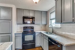 7124 Summerset Dr, Benbrook, TX 76126 - Photo 7