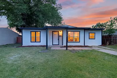 930 Shawnee Trace, Grand Prairie, TX 75051 - Photo 1