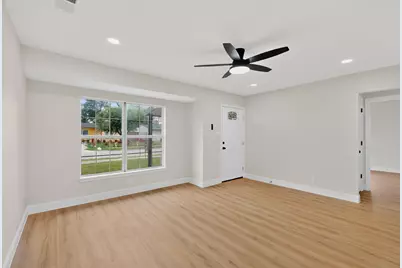 930 Shawnee Trace, Grand Prairie, TX 75051 - Photo 9