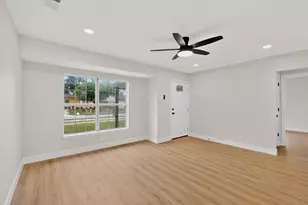 930 Shawnee Trce, Grand Prairie, TX 75051 - Photo 9