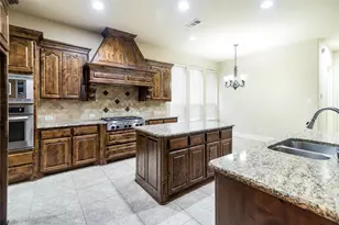 2016 Magic Mantle Dr, Lewisville, TX 75056 - Photo 13