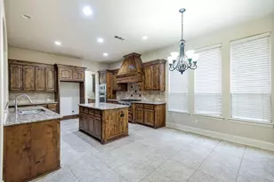 2016 Magic Mantle Dr, Lewisville, TX 75056 - Photo 11