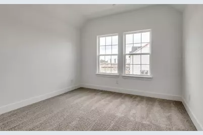 120 Homes Drive, Grand Prairie, TX 75050 - Photo 3