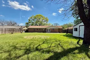 1114 Davis St, Cleburne, TX 76033 - Photo 15