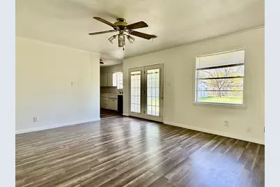 1114 Davis Street, Cleburne, TX 76033 - Photo 3