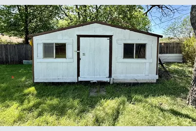 1114 Davis Street, Cleburne, TX 76033 - Photo 13