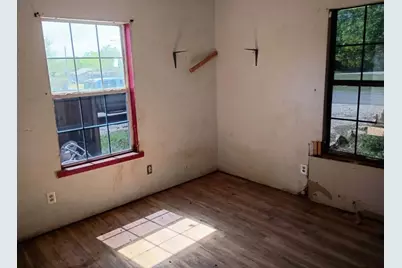 1220 Maple Street, Graham, TX 76450 - Photo 5