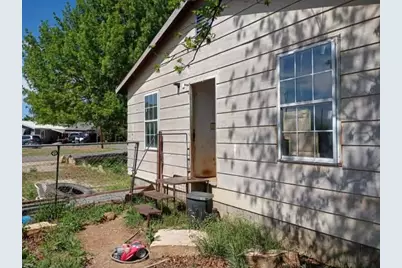 1220 Maple Street, Graham, TX 76450 - Photo 3