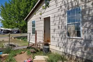 1220 Maple St, Graham, TX 76450 - Photo 3