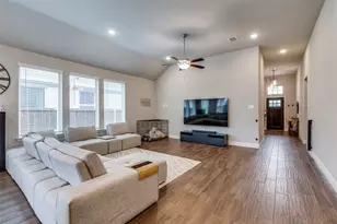 105 Lemley Dr, Fort Worth, TX 76131 - Photo 7