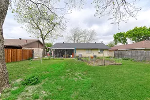 1853 Tompkins Dr, Grand Prairie, TX 75051 - Photo 23