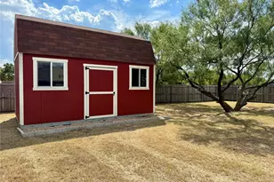 417 Lens St, Eastland, TX 76448 - Photo 19