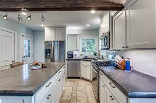 1405 Bluebonnet Dr, Fort Worth, TX 76111 - Photo 3