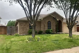 825 Forest Heights Dr, Fort Worth, TX 76036 - Photo 3