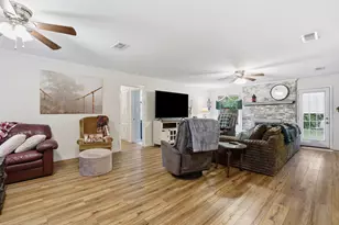 1233 Greenbriar Ln, Cleburne, TX 76033 - Photo 15