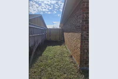 1900 Wurzburg Drive, Fort Worth, TX 76134 - Photo 15