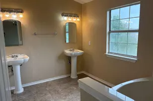 320 W Williams St, Cedar Hill, TX 75104 - Photo 13