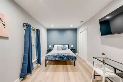 1103 W Russell Avenue, Carrollton, TX 75006 - Photo 15