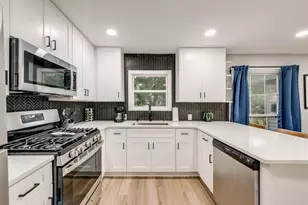 1103 W Russell Ave, Carrollton, TX 75006 - Photo 11