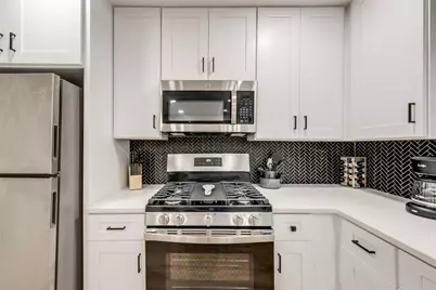 1103 W Russell Avenue, Carrollton, TX 75006 - Photo 13