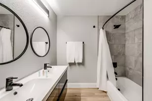 1103 W Russell Ave, Carrollton, TX 75006 - Photo 17