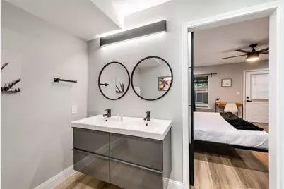 1103 W Russell Avenue, Carrollton, TX 75006 - Photo 29