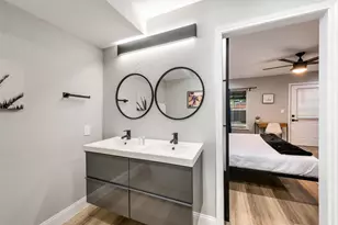 1103 W Russell Ave, Carrollton, TX 75006 - Photo 29