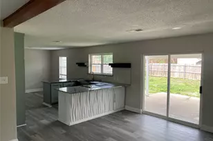 3817 Bremerton St, Irving, TX 75062 - Photo 3