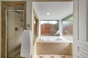 6950 Mossvine Dr, Dallas, TX 75254 - Photo 25