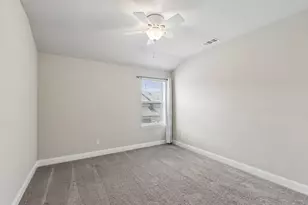 911 Ponds Edge Ln, Euless, TX 76040 - Photo 17