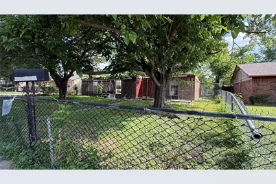 9532 Glengreen Drive, Dallas, TX 75217 - Photo 3