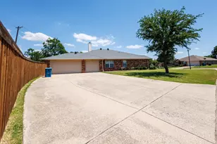 7218 Compass Point Dr, Rowlett, TX 75089 - Photo 3