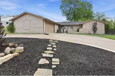 4225 Dawn Drive, Benbrook, TX 76116 - Photo 3