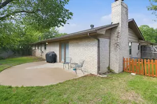 4225 Dawn Dr, Benbrook, TX 76116 - Photo 31