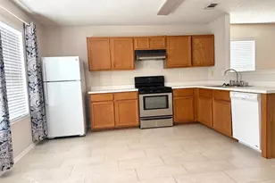 932 White Dove Dr, Arlington, TX 76017 - Photo 5