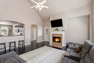 2451 Beachview Dr, Grand Prairie, TX 75054 - Photo 13