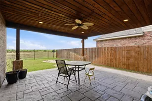 2451 Beachview Dr, Grand Prairie, TX 75054 - Photo 35