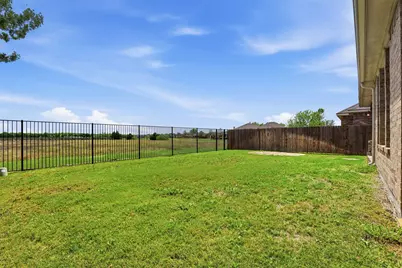2451 Beachview Drive, Grand Prairie, TX 75054 - Photo 39