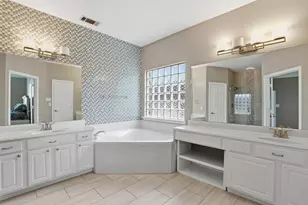 2451 Beachview Dr, Grand Prairie, TX 75054 - Photo 23