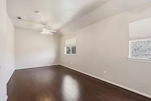 2451 Beachview Dr, Grand Prairie, TX 75054 - Photo 27