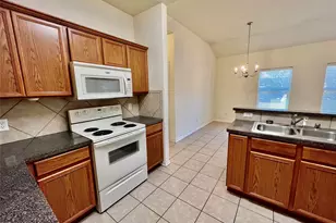 848 Mirabell Ct, Arlington, TX 76015 - Photo 13