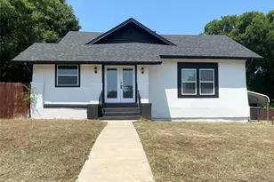 611 Cherry St, Bowie, TX 76230 - Photo 29