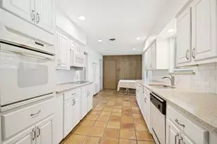 10208 Plummer Dr, Dallas, TX 75228 - Photo 5