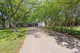 336 Kirk Ave, Pottsboro, TX 75076 - Photo 1