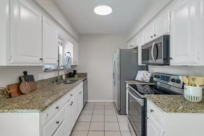 445 Parkridge Boulevard, Burleson, TX 76028 - Photo 11