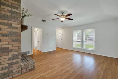 445 Parkridge Boulevard, Burleson, TX 76028 - Photo 9
