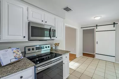 445 Parkridge Boulevard, Burleson, TX 76028 - Photo 15
