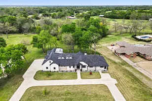 1421 Red Oak Cir, Farmersville, TX 75442 - Photo 3