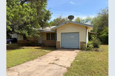132 S Meadowbrook Street, Robinson, TX 76706 - Photo 1